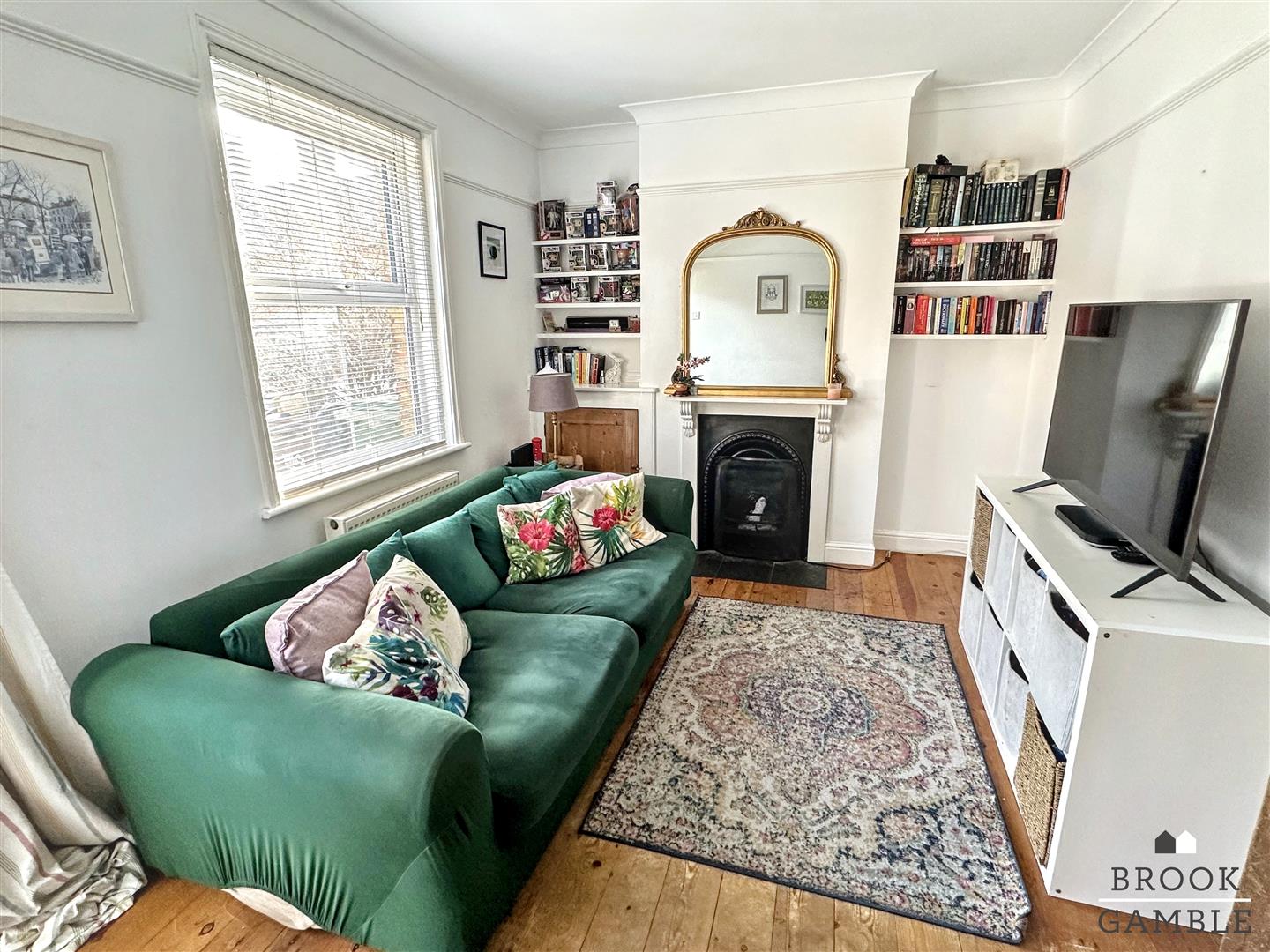 3 Bedroom House. New Place in Eastbourne, East Sussex 3